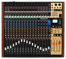 Микшерный пульт Tascam Model 24